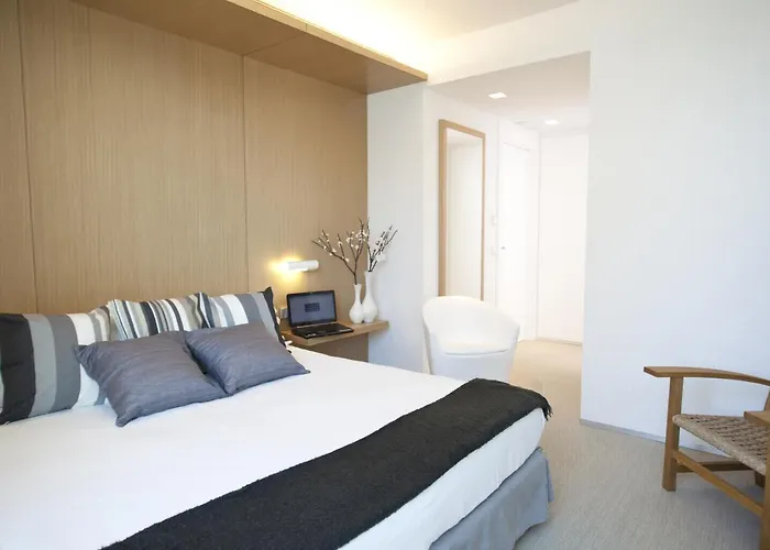 Alenti Готель Сіджас