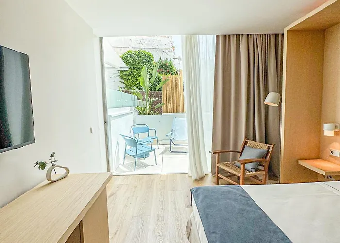 Alenti 4* Σίτζες